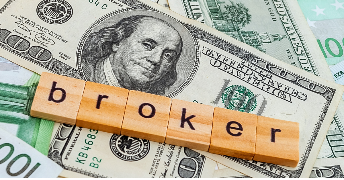 How to Spot Fake Brokerage Reviews Before You Invest: A Trader’s Safety Guide